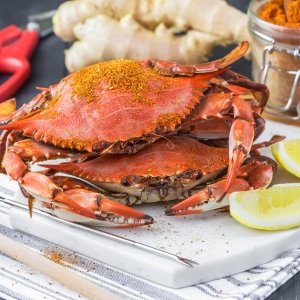 maryland-crabs-with-mallot-and-lemon.jpeg